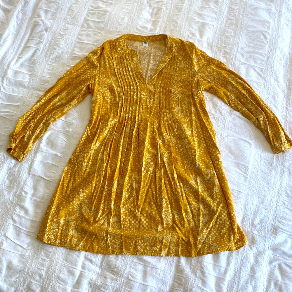 Size small petite Old Navy mustard yellow casual dress.